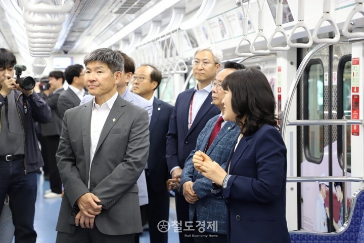 네오트랜스, 신분당선 호국보훈열차 개통식…한달간 운행