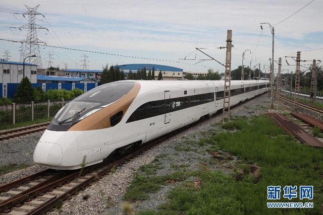 중차장춘궤도객차사에서 제작된 중국표준고속열차인 "CR400BF형고속열차"